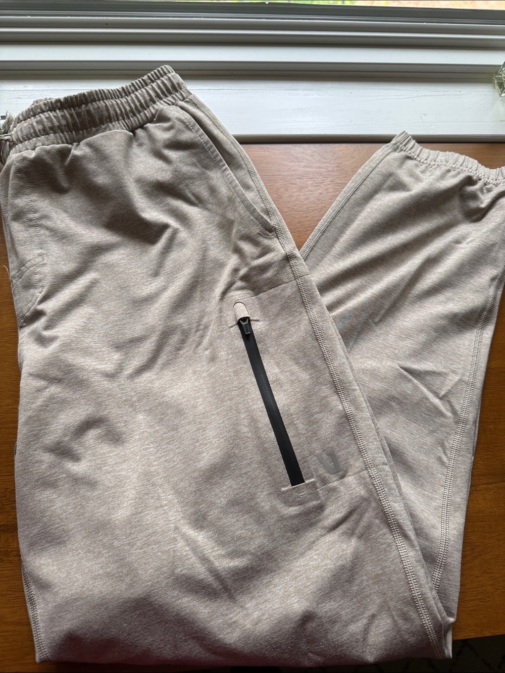 Men's Vuori Joggers Medium